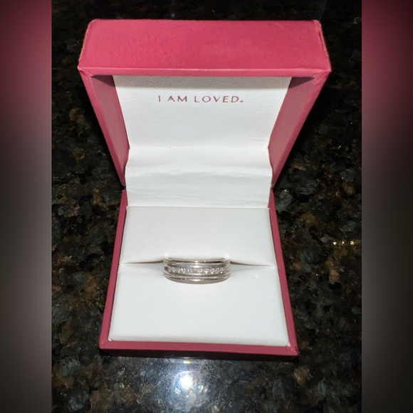 Men’s 1/5 ct. Diamond Ring - Picture 2 of 4